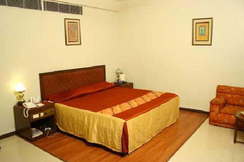 Hotel Amer Palace Bhopal Exteriör bild